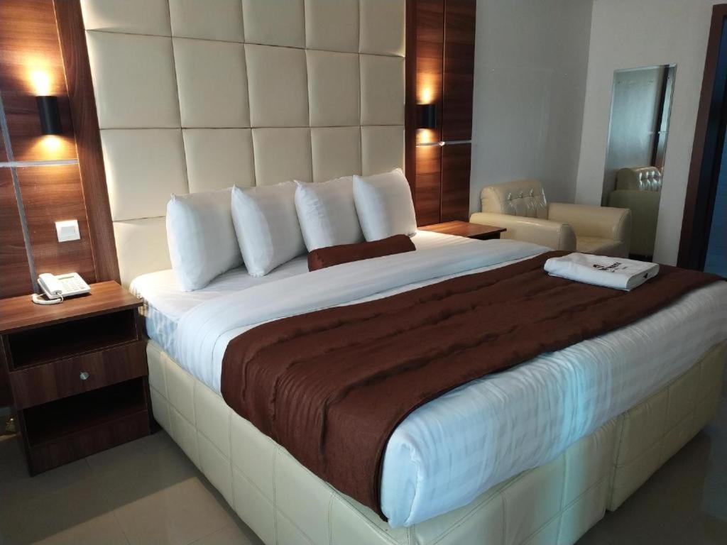 Presken Hotel @Oniru Лагос Екстериор снимка
