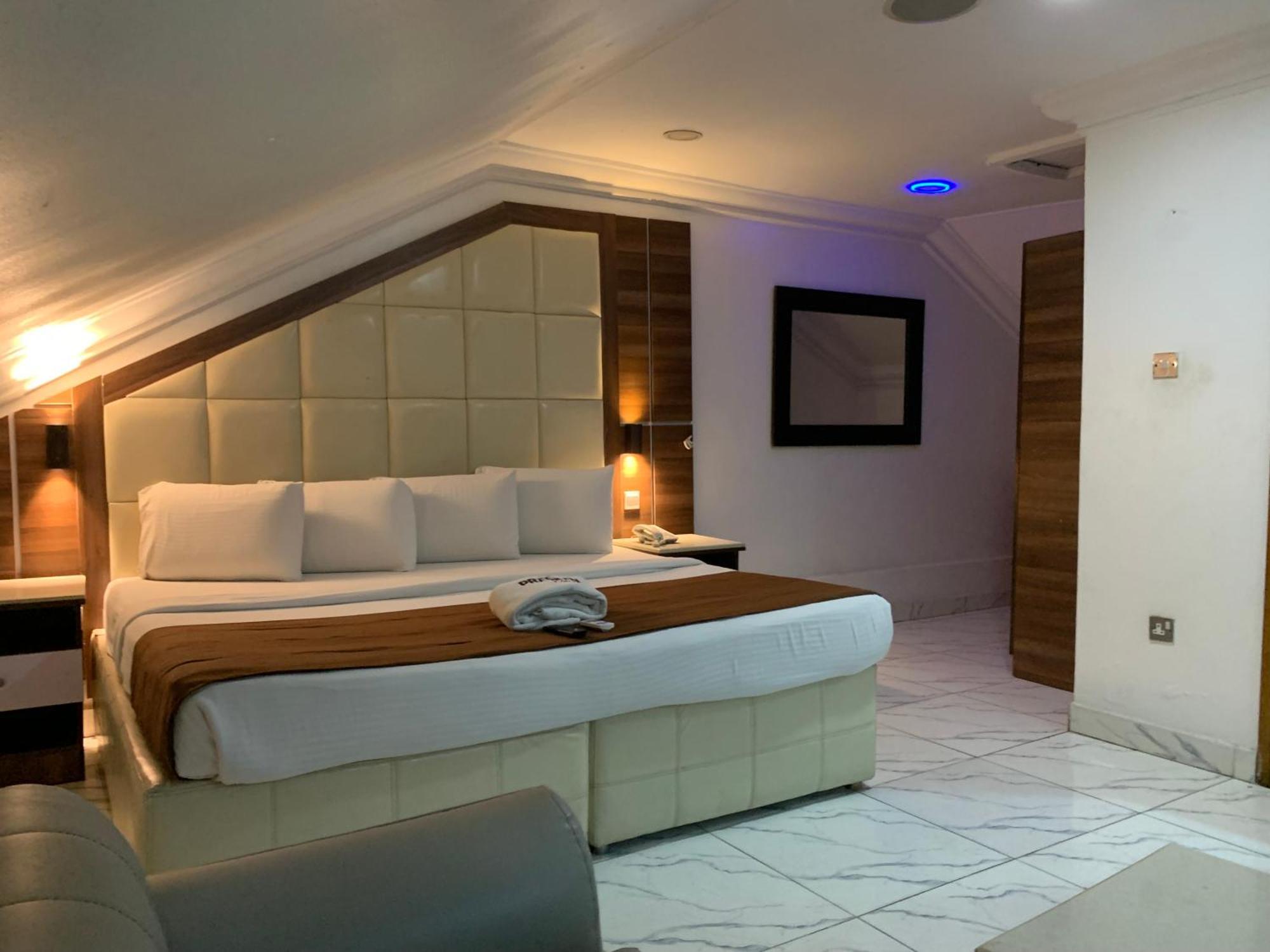 Presken Hotel @Oniru Лагос Екстериор снимка